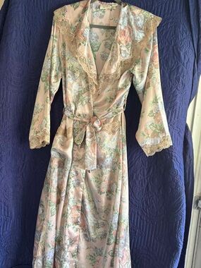 Victoria's Secret Pastel Floral Satin Robe with Lace Trim